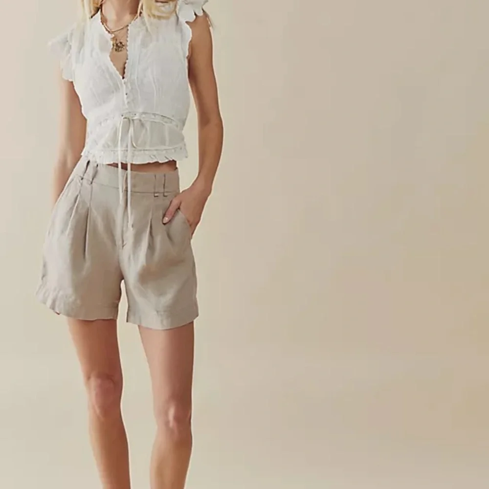 NWT Free People Chelsea Linen Shorts/Medium/Sand - Picture 1 of 8